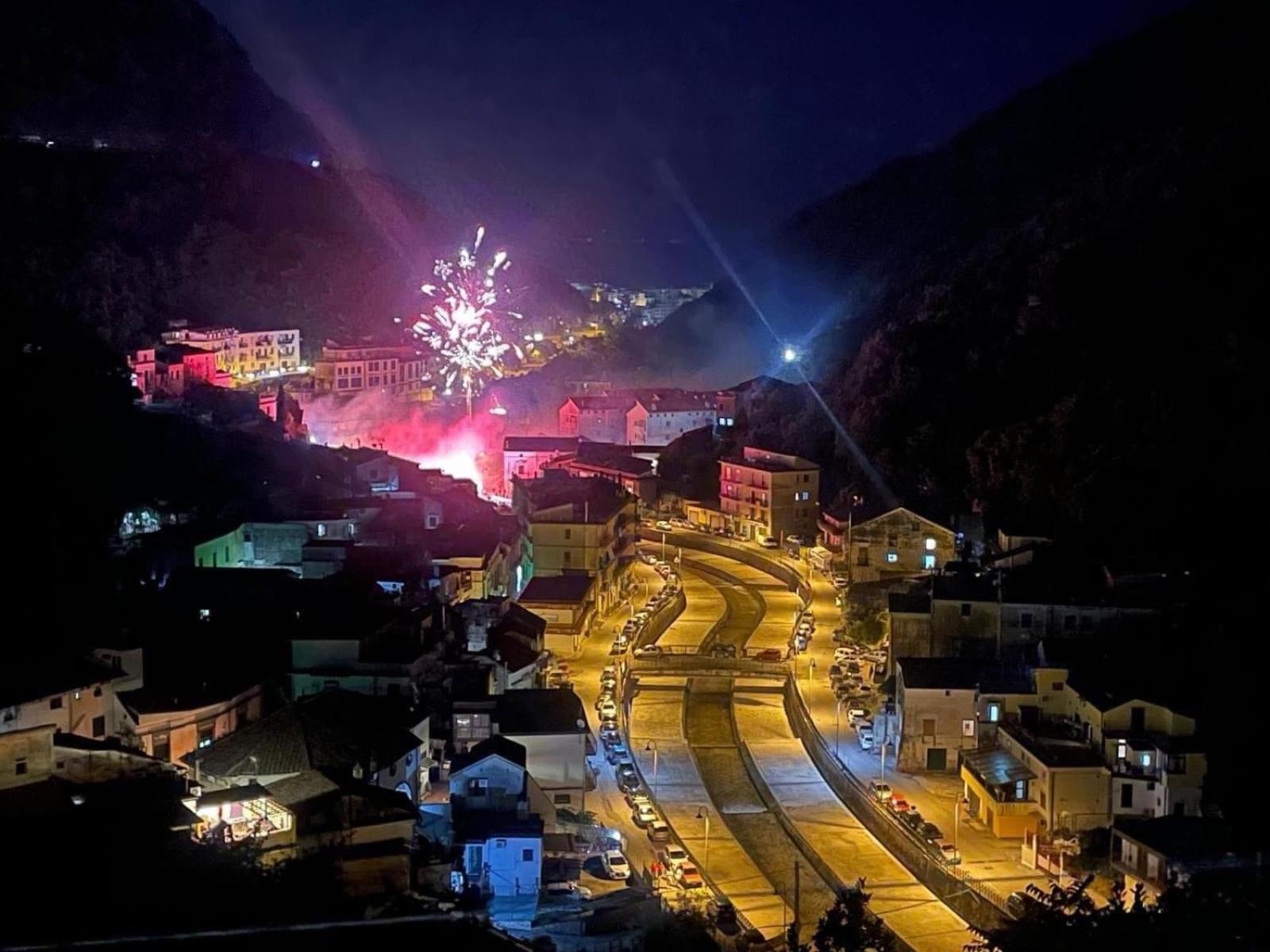 B&B Due Su Due Holiday Vietri 外观 照片