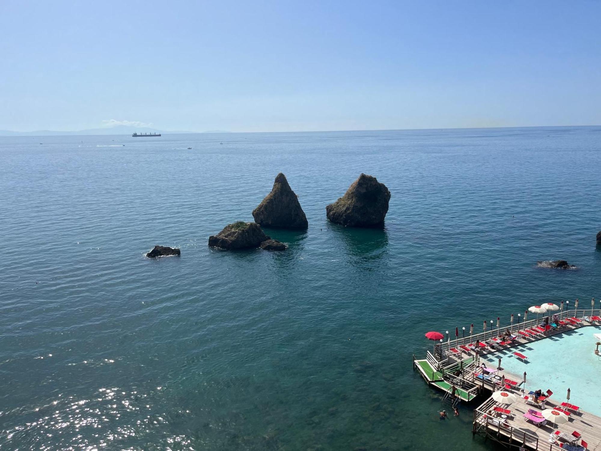 B&B Due Su Due Holiday Vietri 外观 照片