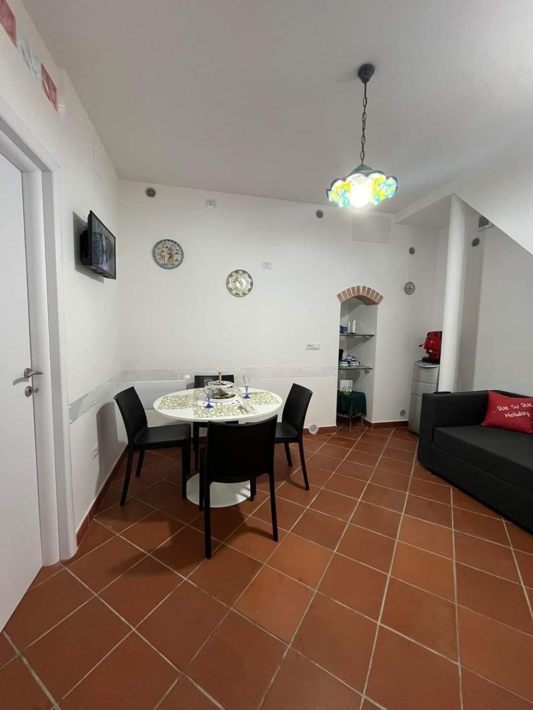 B&B Due Su Due Holiday Vietri 外观 照片