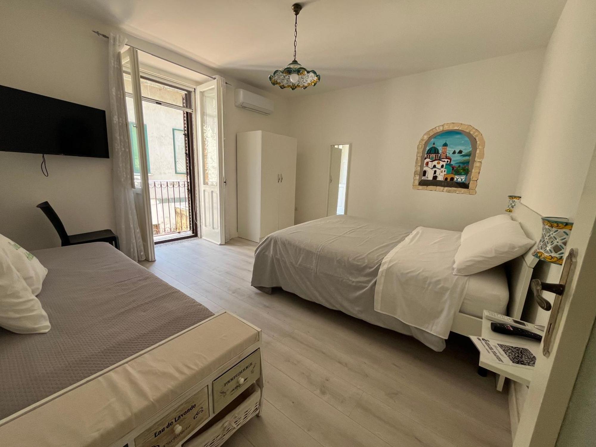 B&B Due Su Due Holiday Vietri 外观 照片